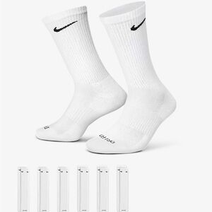 WHITE NIKE SOCKS